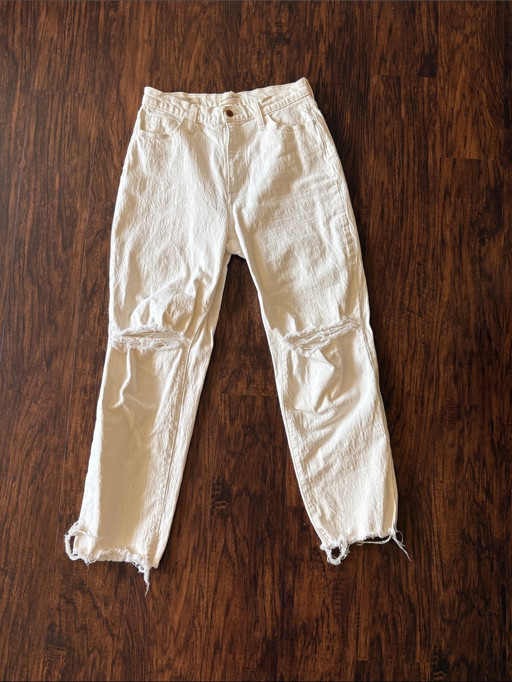 Universal Thread Distressed High-Waist Jeans